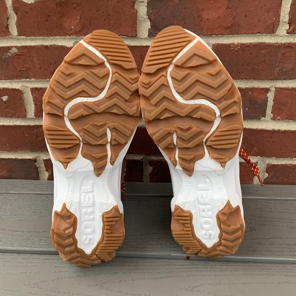 Sorel Kinetic Breakthru Conquest Waterproof Boots - Picture 8 of 13